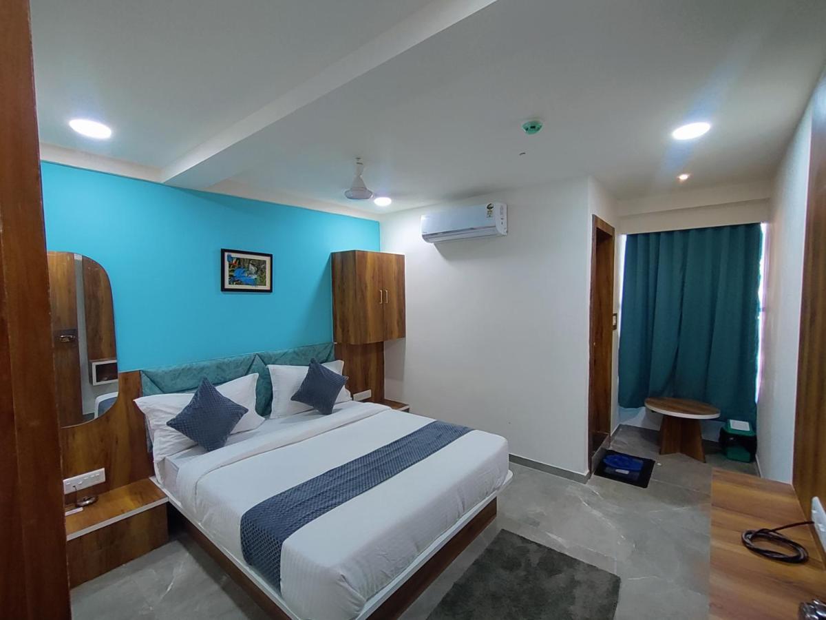 Hotel Lee Park Αχμπανταμπάντ Εξωτερικό φωτογραφία