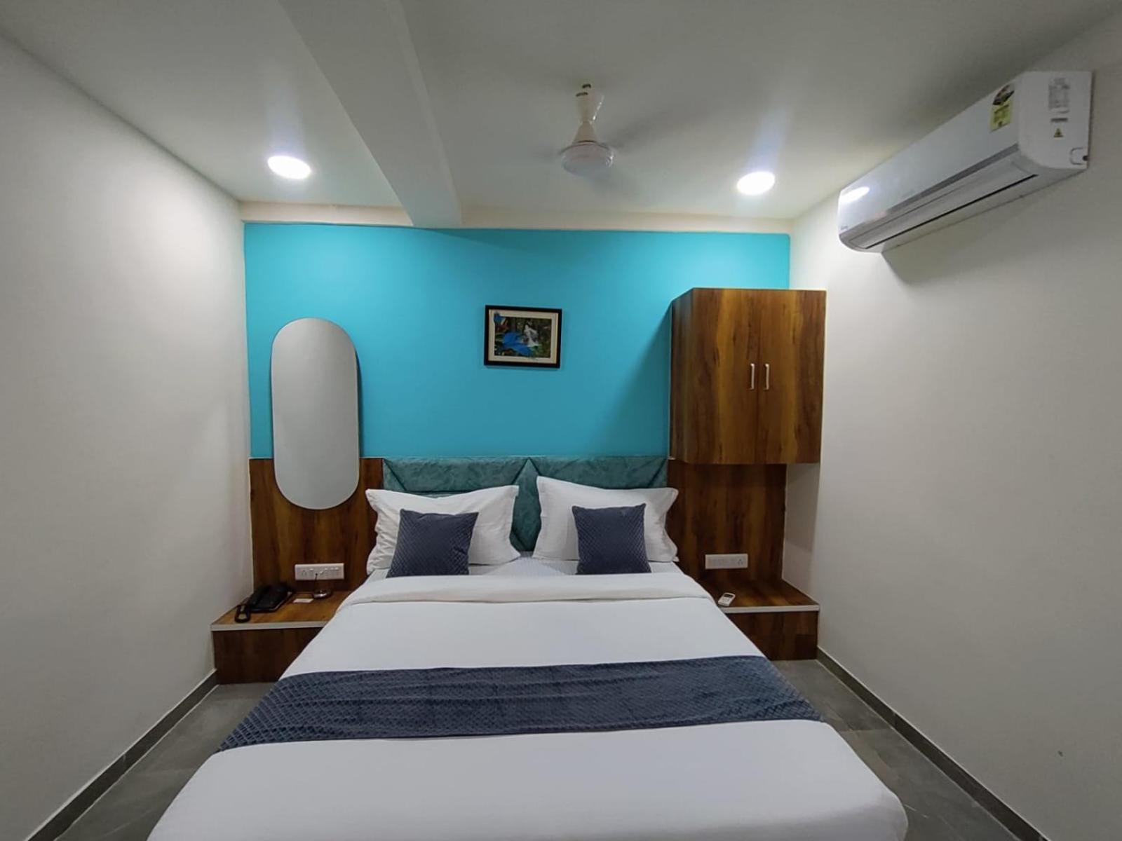 Hotel Lee Park Αχμπανταμπάντ Εξωτερικό φωτογραφία