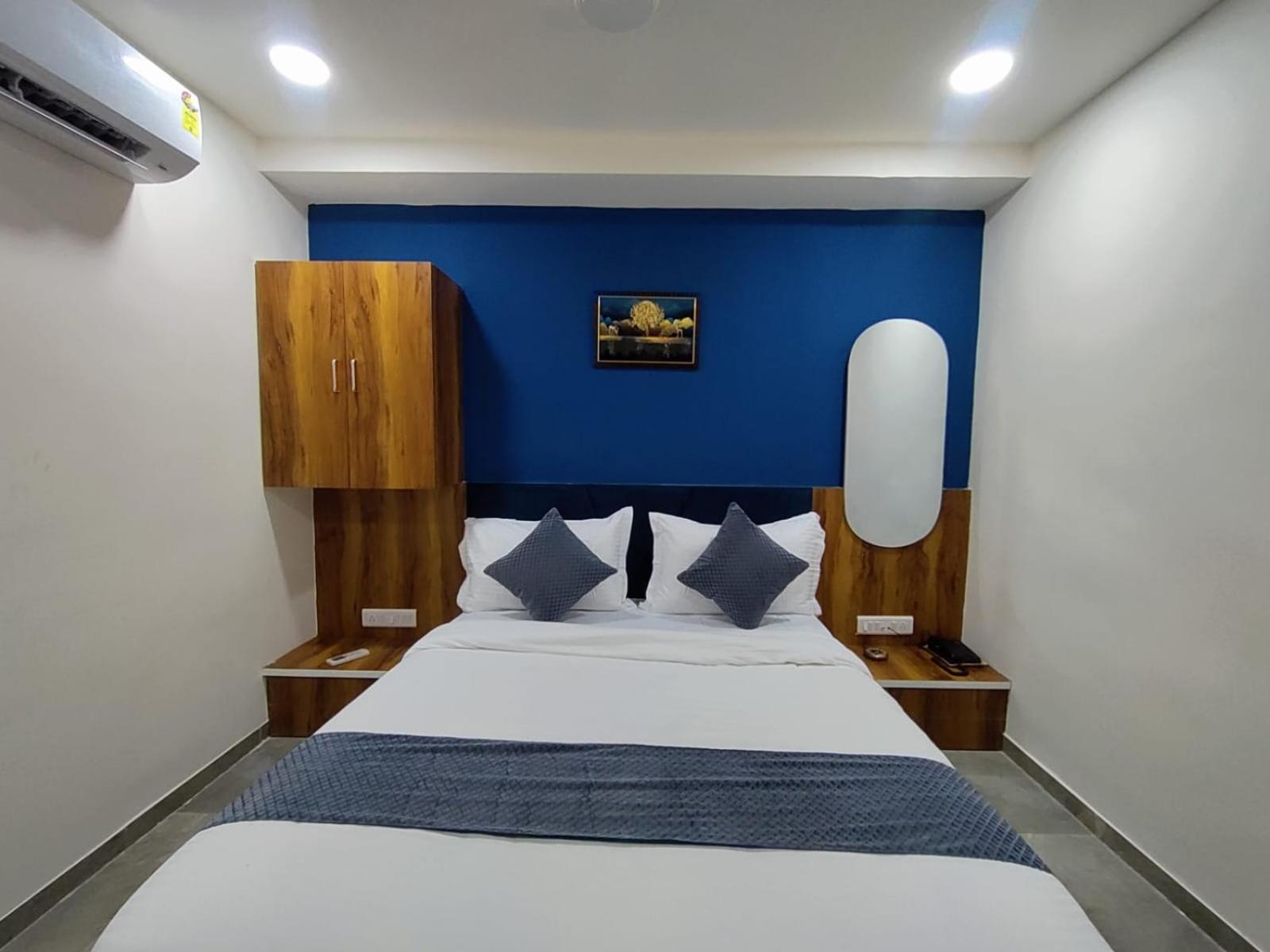 Hotel Lee Park Αχμπανταμπάντ Εξωτερικό φωτογραφία